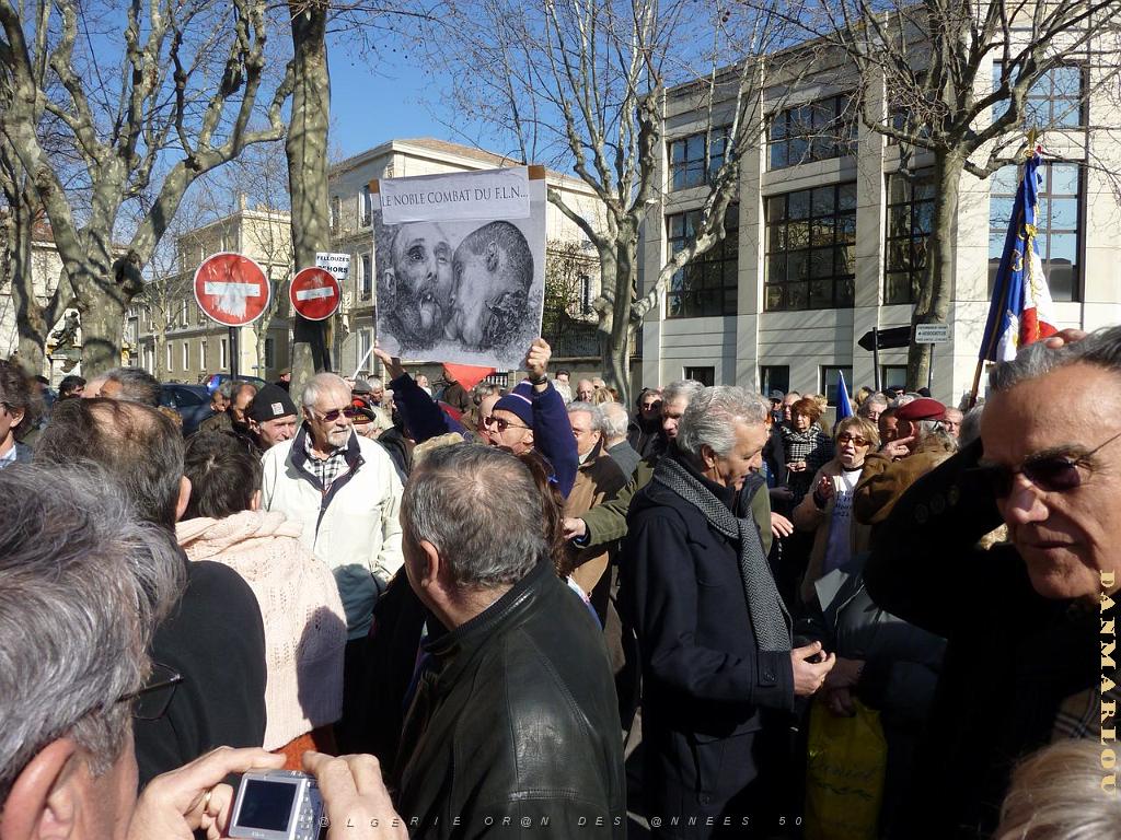 2012 03 10 NIMES MANIF CONTRE COLLOQUE DU FLN (13) PAR GV.JPG
